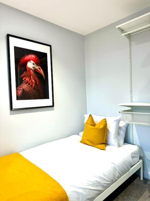 Bournemouth Getaway: 3Br Apartment Near Beach 외부 사진