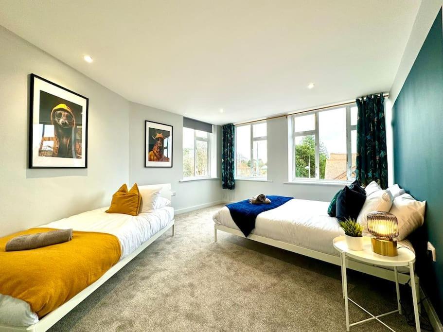 Bournemouth Getaway: 3Br Apartment Near Beach 외부 사진