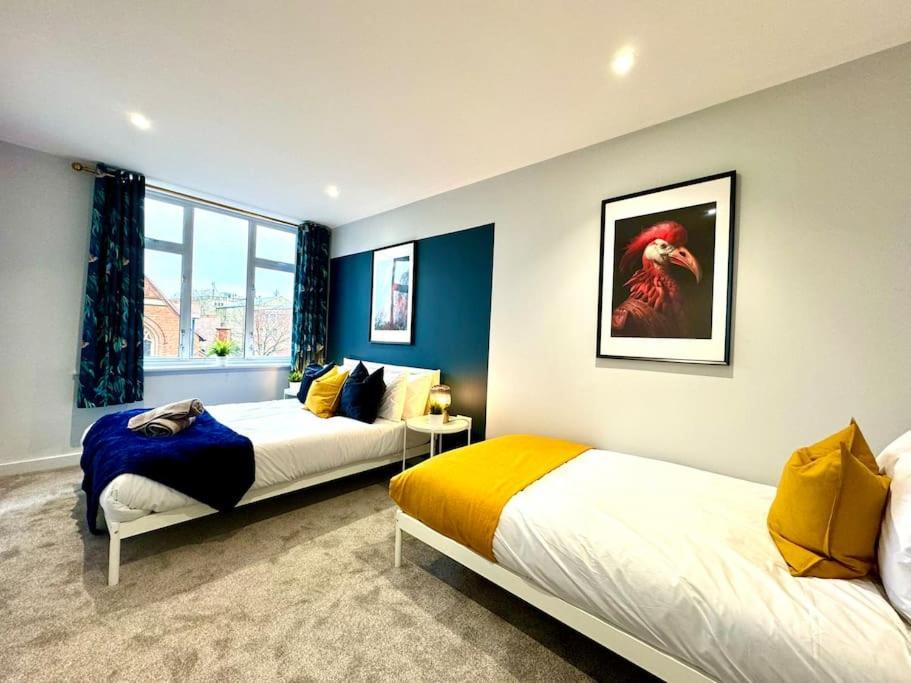 Bournemouth Getaway: 3Br Apartment Near Beach 외부 사진