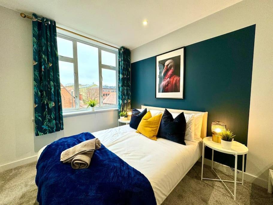 Bournemouth Getaway: 3Br Apartment Near Beach 외부 사진